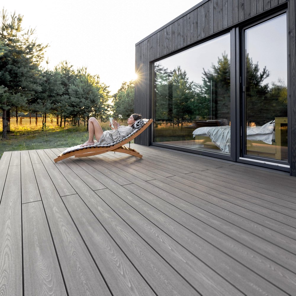 Vorteile von Verbundwerkstoffbelägen für eine Terrasse oder einen Balkon.